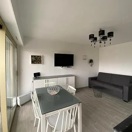 Superbe Renove A Neuf A 100m De La * ז'ואן-לה-פינס